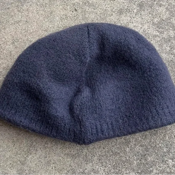 Vintage Arc'teryx Grey Wool Beanie - Picture 2 of 4